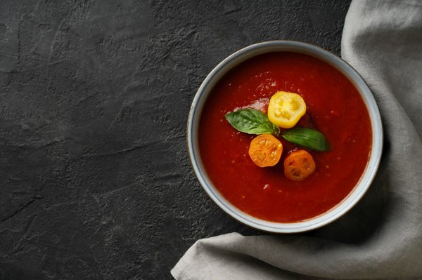 What's the Best Technique for Making Authentic Gourmet Gazpacho Andaluz?